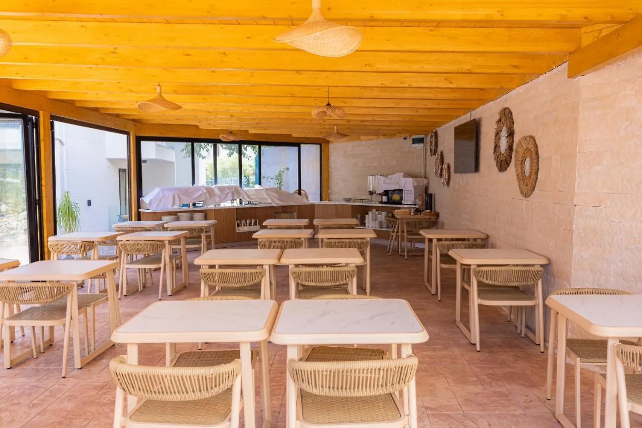 Patio Mare Hotel Dhermi 4*,