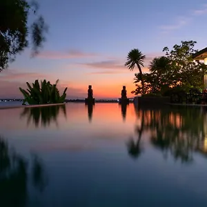 https://nghe-villa-and-spa.hotelsofhoian.com